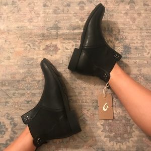 OluKai Kualona Chelsea Boot (Women’s size 9) NWT